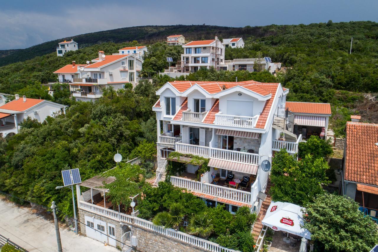 Sea Oasis Apartments - Milosevic Kotor Luaran gambar
