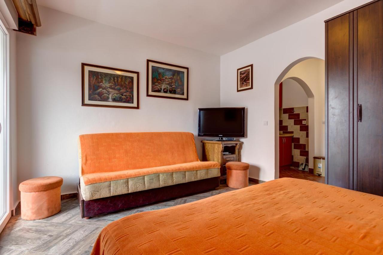 Sea Oasis Apartments - Milosevic Kotor Luaran gambar